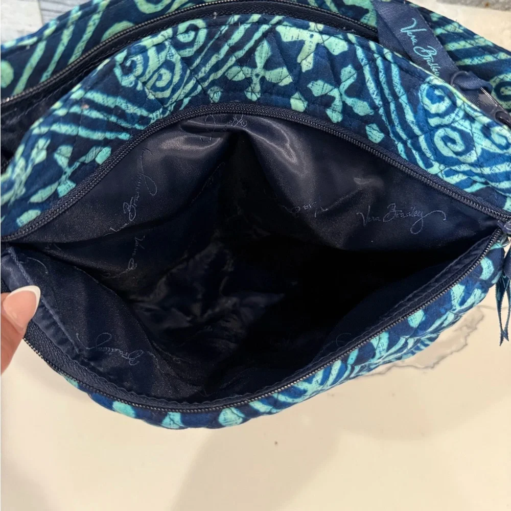 Vera Bradley blue crossbody - Picture 4 of 7
